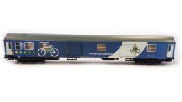 TT MÁV-Start four-axle bicycle coach (arched livery)