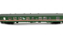 H0 MÁV négytengelyes korszerű vasúti postakocsi